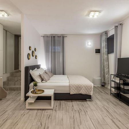 Apartments And Rooms Villa Lina Split Buitenkant foto