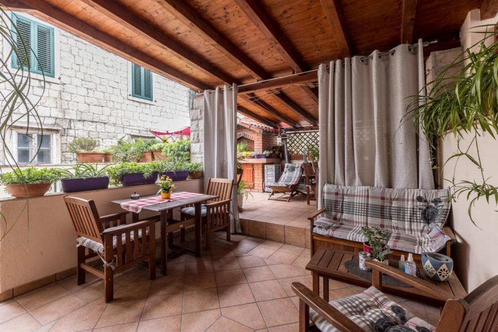 Apartments And Rooms Villa Lina Split Kamer foto