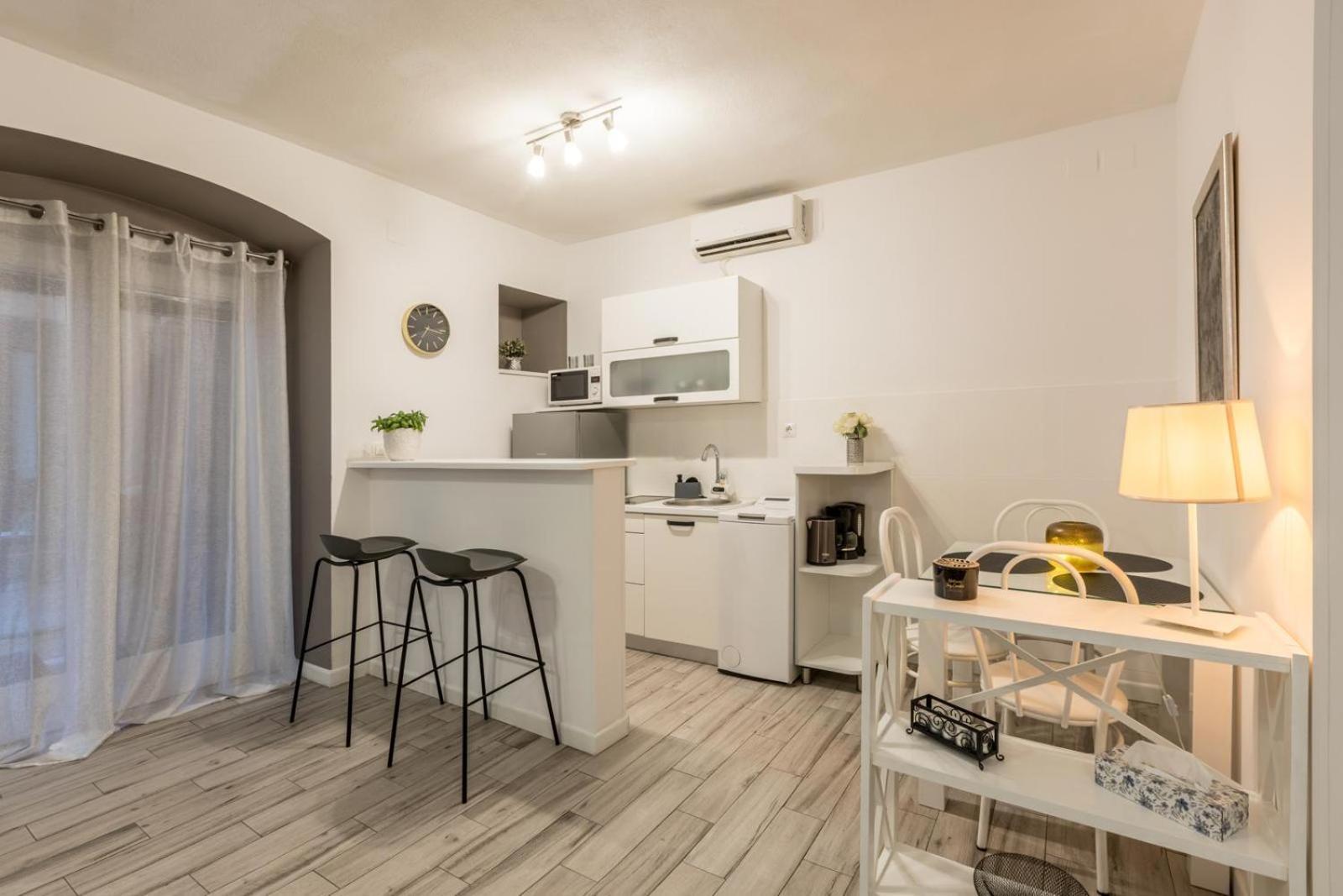 Apartments And Rooms Villa Lina Split Buitenkant foto