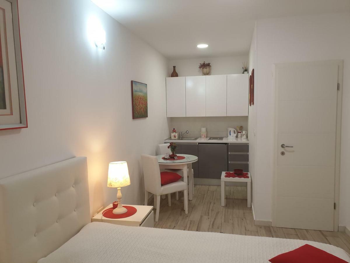 Apartments And Rooms Villa Lina Split Buitenkant foto